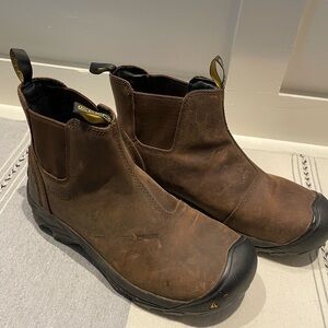 KEEN Men's Brown Leather shellback Slip-On boots